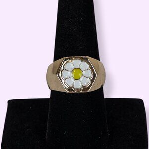 V. White Daisy Signet Ring